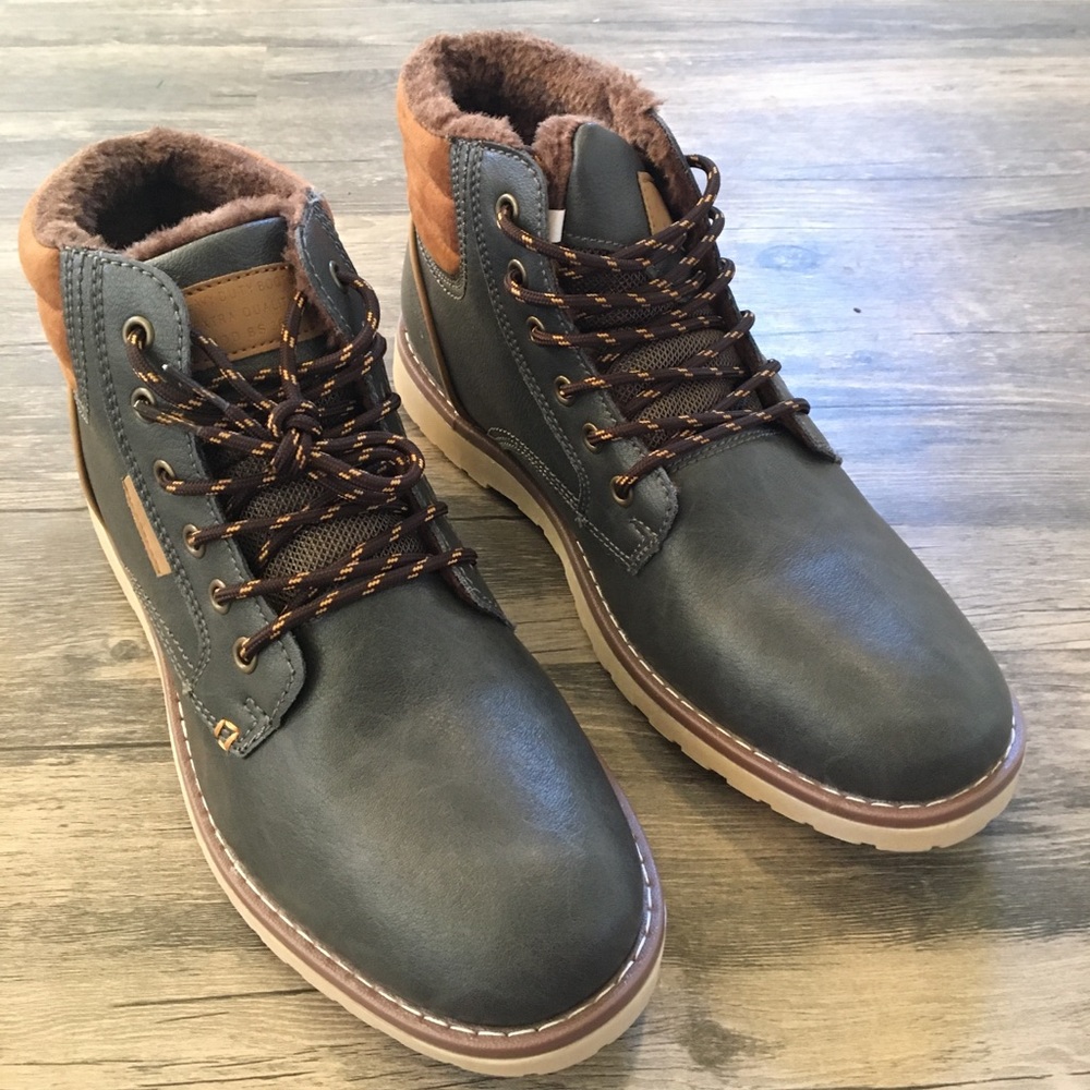 NWT Men's Waterproof Snow/Hiking Boots